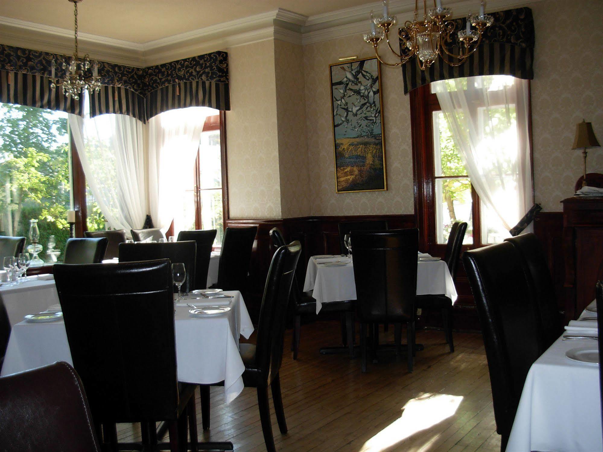 Chez Truchon Bistro-Auberge La Malbaie Bagian luar foto